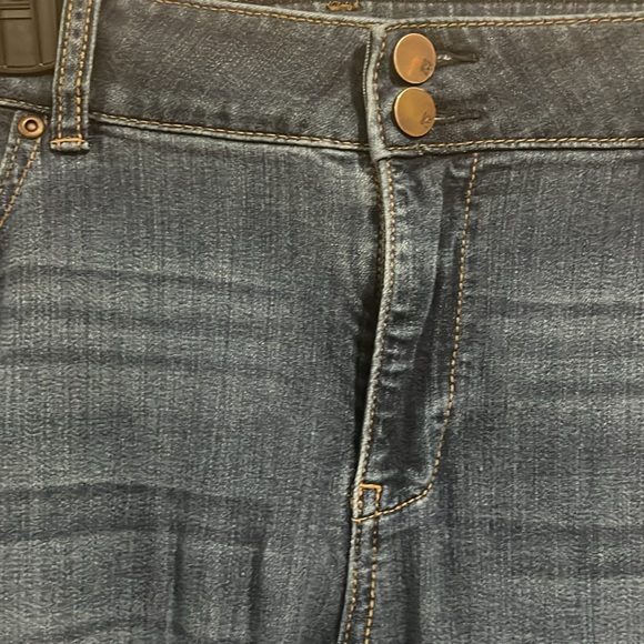 Soho New York and company jeans curvy boy friend, size 18 - Picture 3 of 5